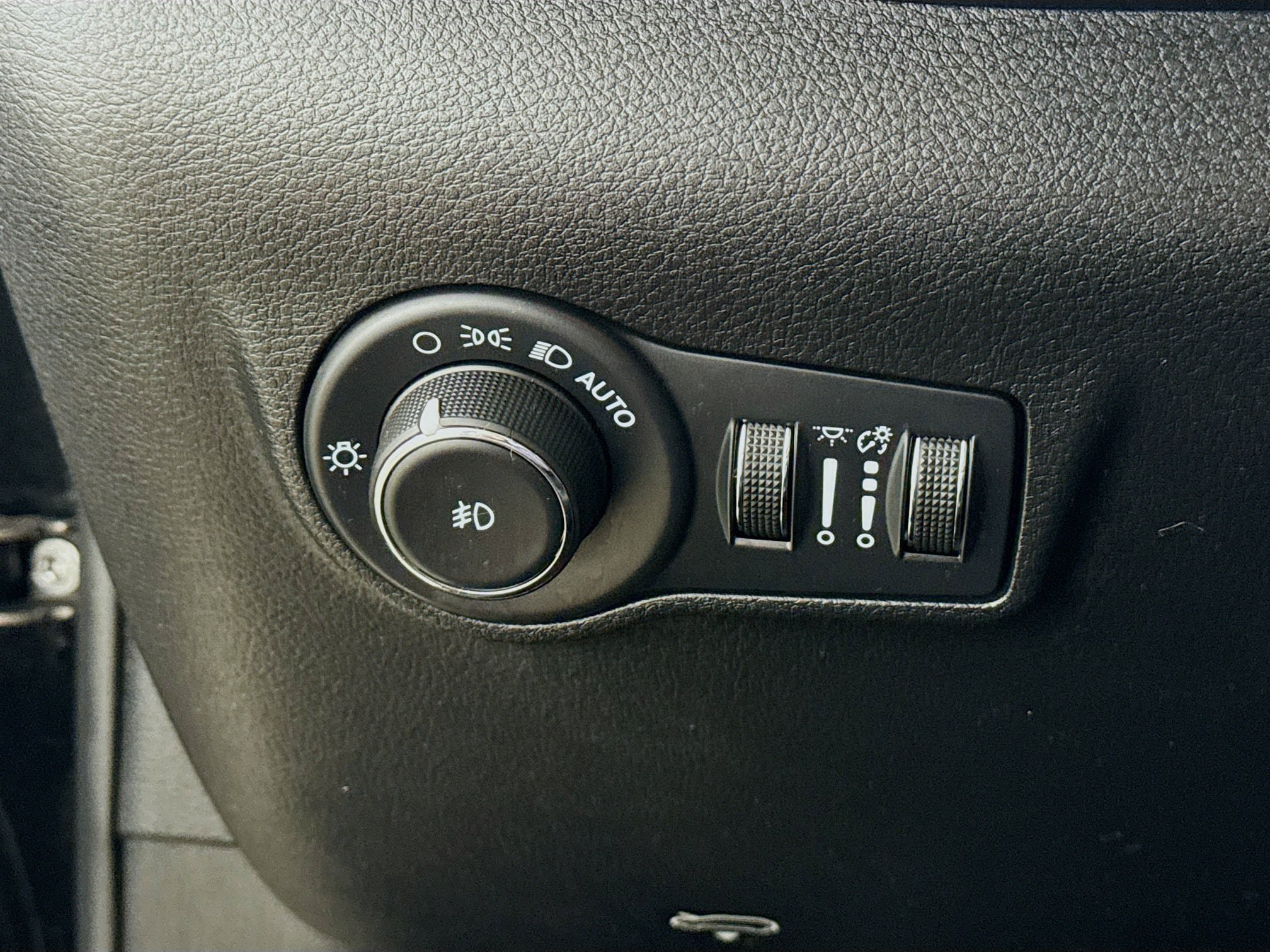 Used 2022 Jeep Compass Latitude AWD/4WD image 12
