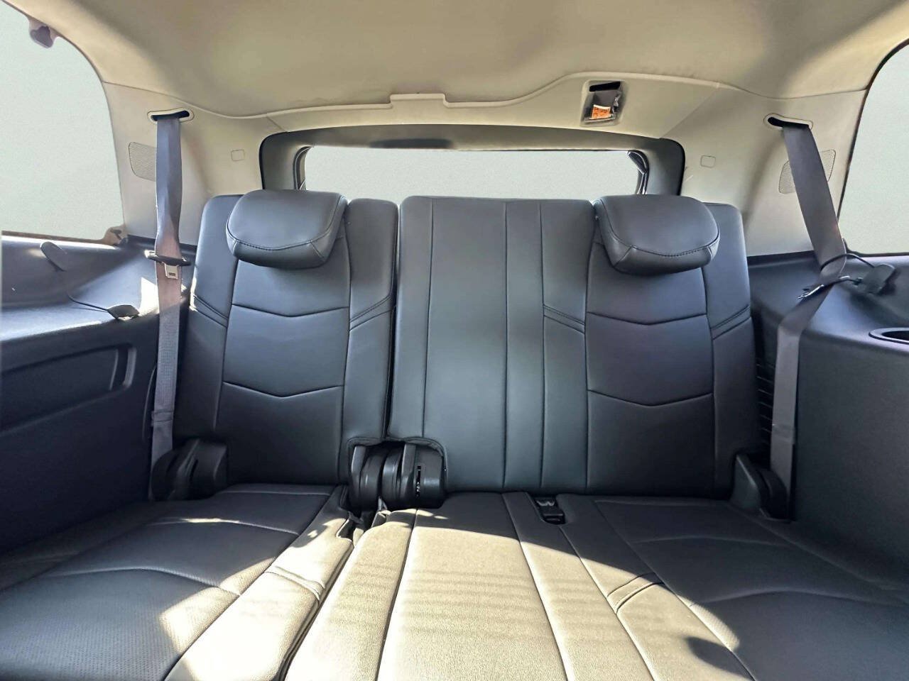 Used 2015 Cadillac Escalade Premium AWD/4WD image 13