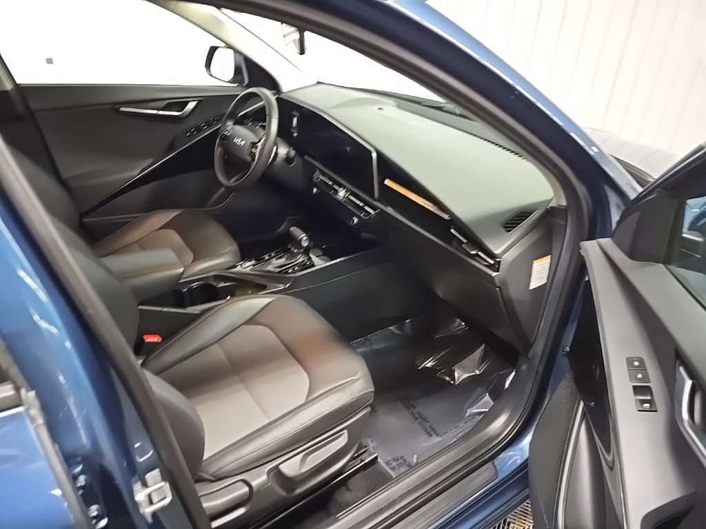 Used 2023 Kia Niro EX FWD image 15