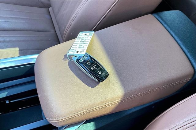 Used 2022 Audi e-tron Premium Plus w/ Premium Plus Package image 10