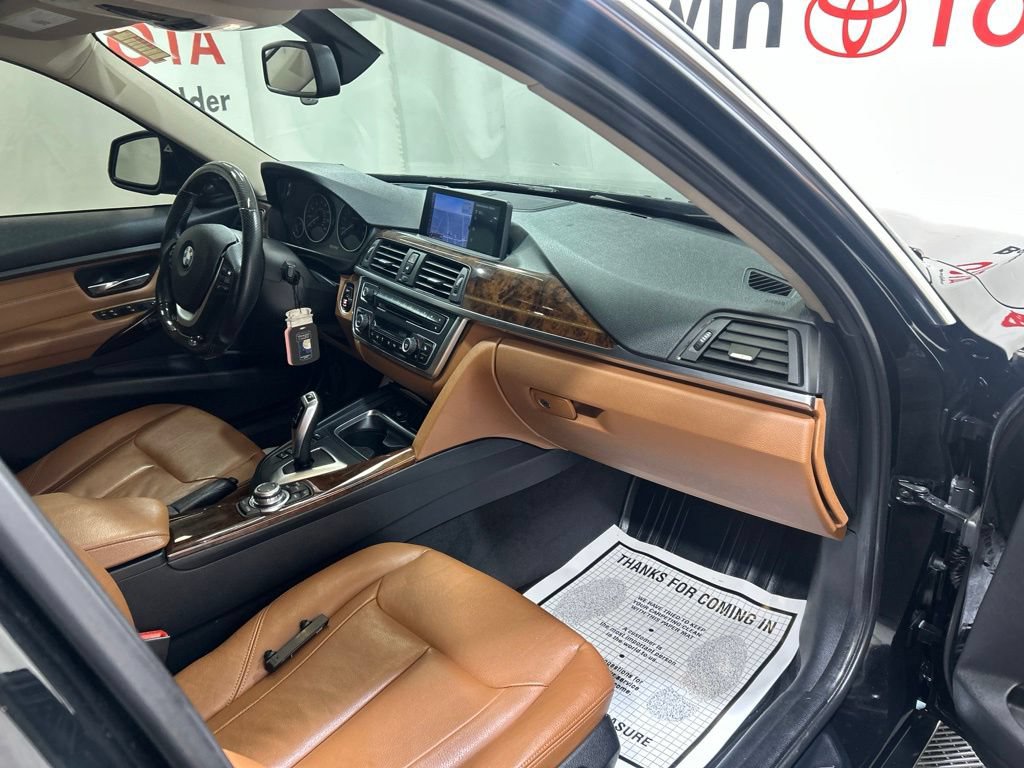 Used 2013 BMW 335i xDrive Sedan AWD/4WD image 12