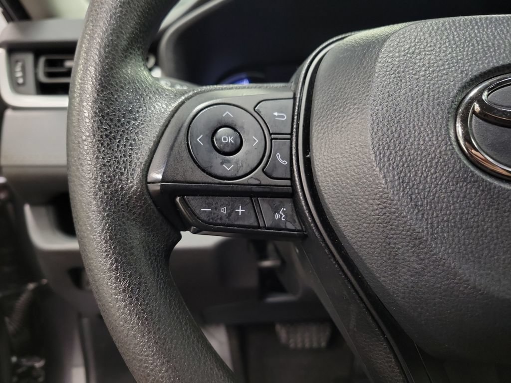Used 2025 Toyota RAV4 XLE AWD/4WD image 25