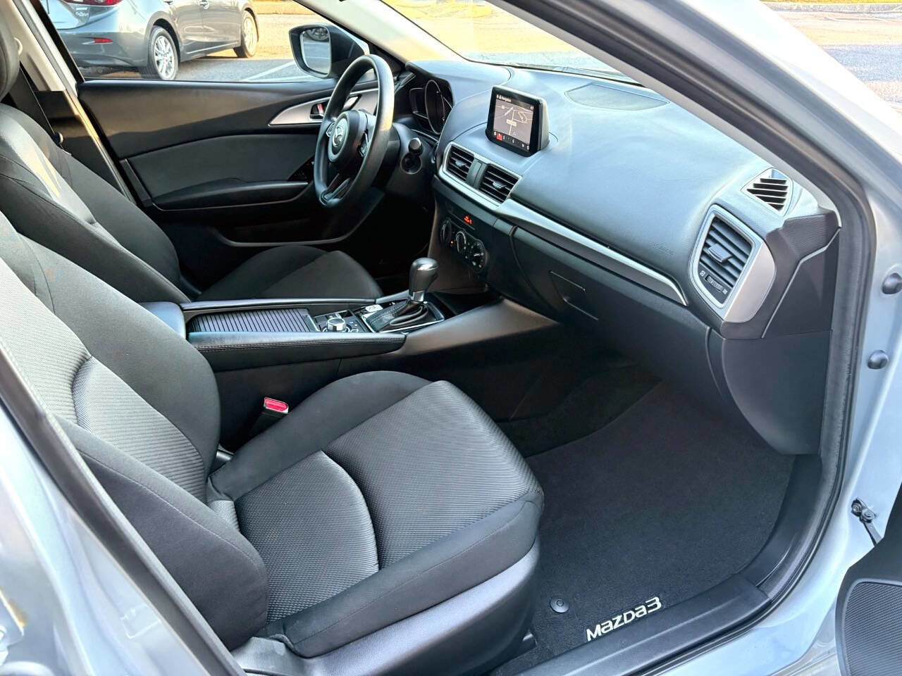 Used 2018 MAZDA MAZDA3 Sport FWD image 8