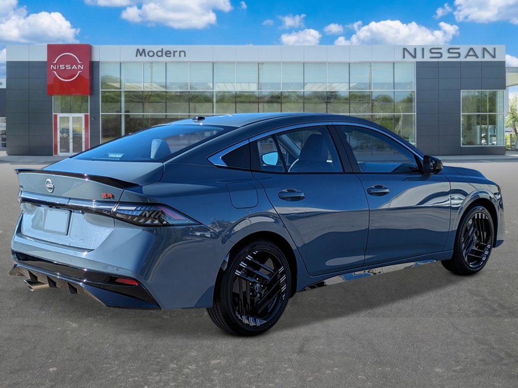 New 2027 Nissan Sentra SR w/ SR Premium Package FWD image 5