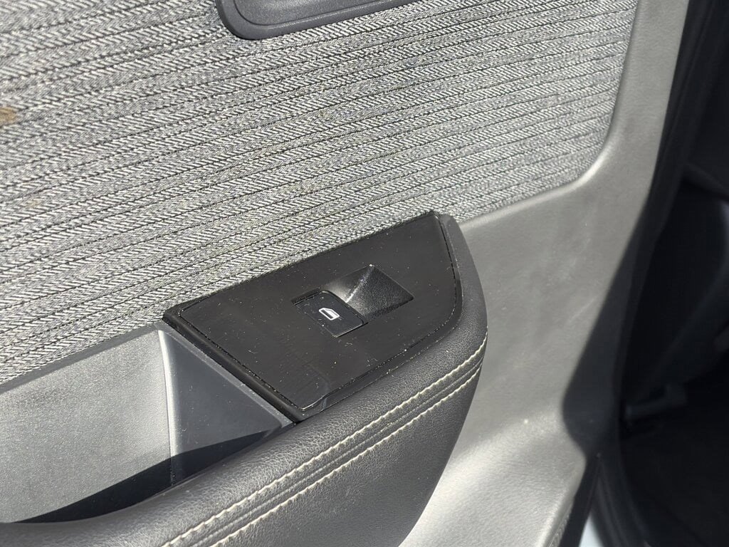 Used 2023 Nissan Rogue SV image 27