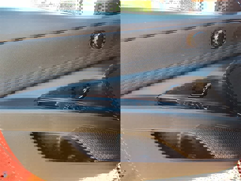 Used 2025 Hyundai Elantra Sport image 12