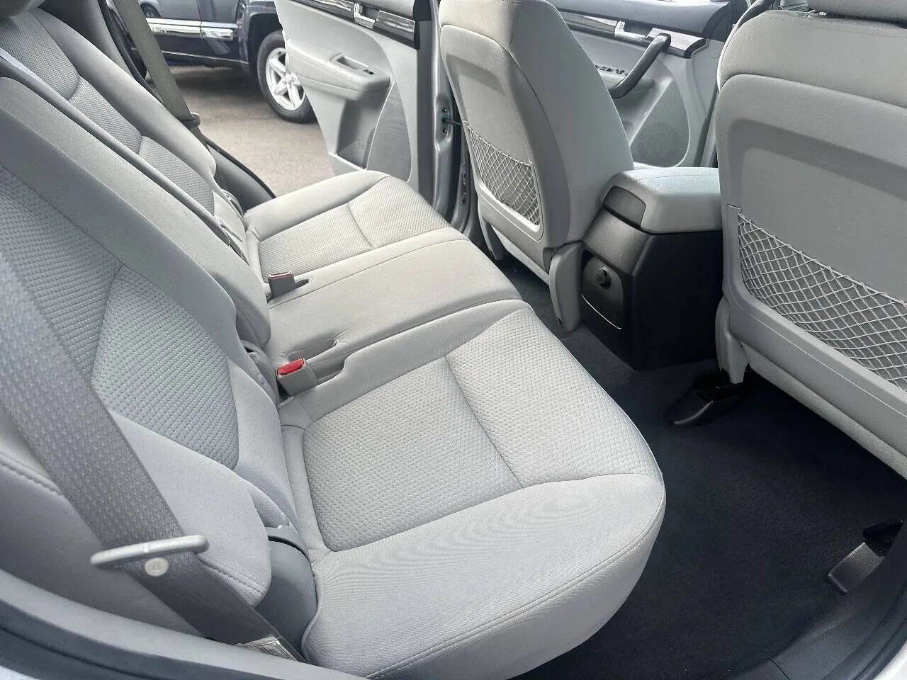Used 2011 Kia Sorento LX 4dr SUV image 18