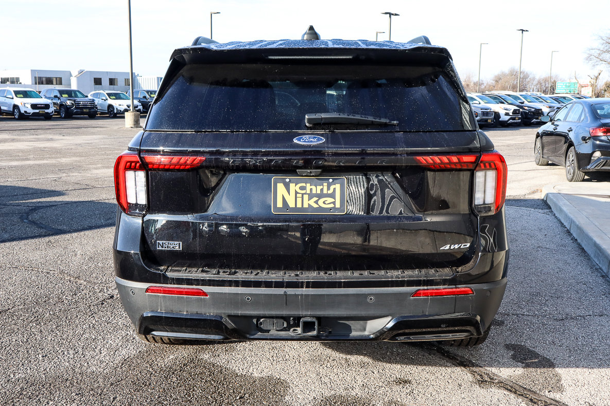 Used 2025 Ford Explorer ST-Line w/ ST-Line Street Pack image 5