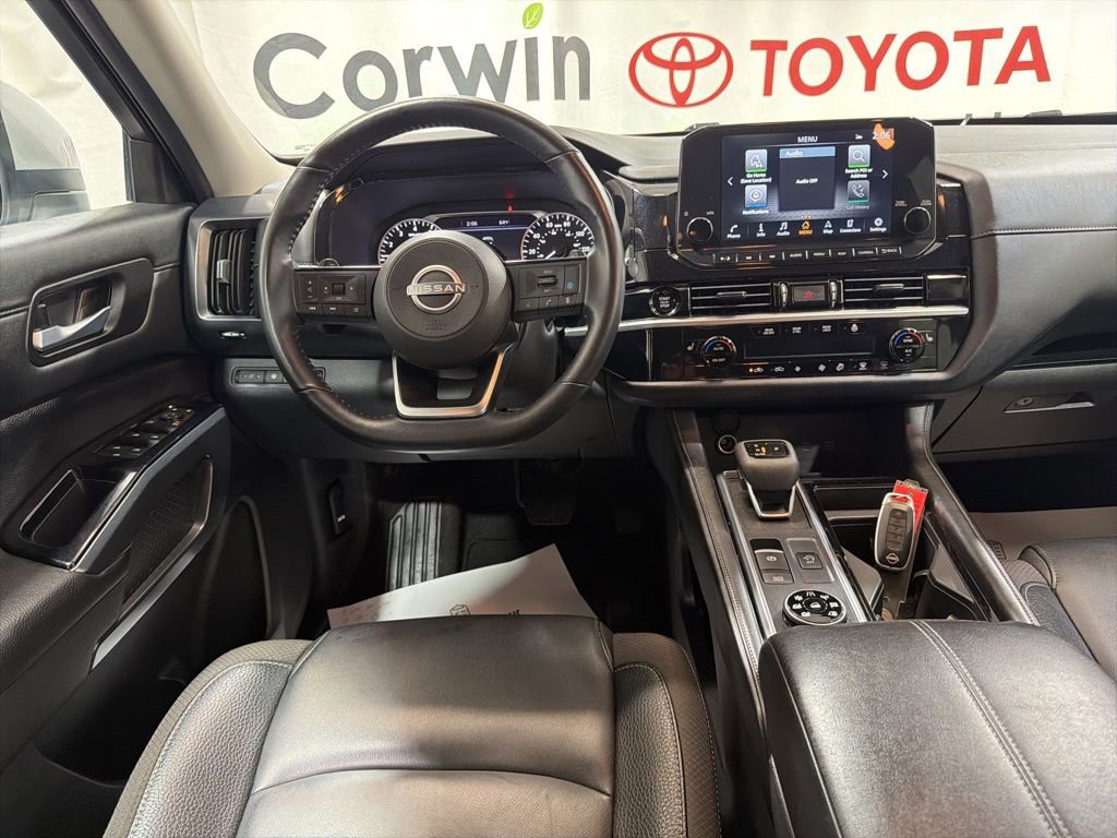 Used 2025 Nissan Pathfinder SL AWD/4WD image 25