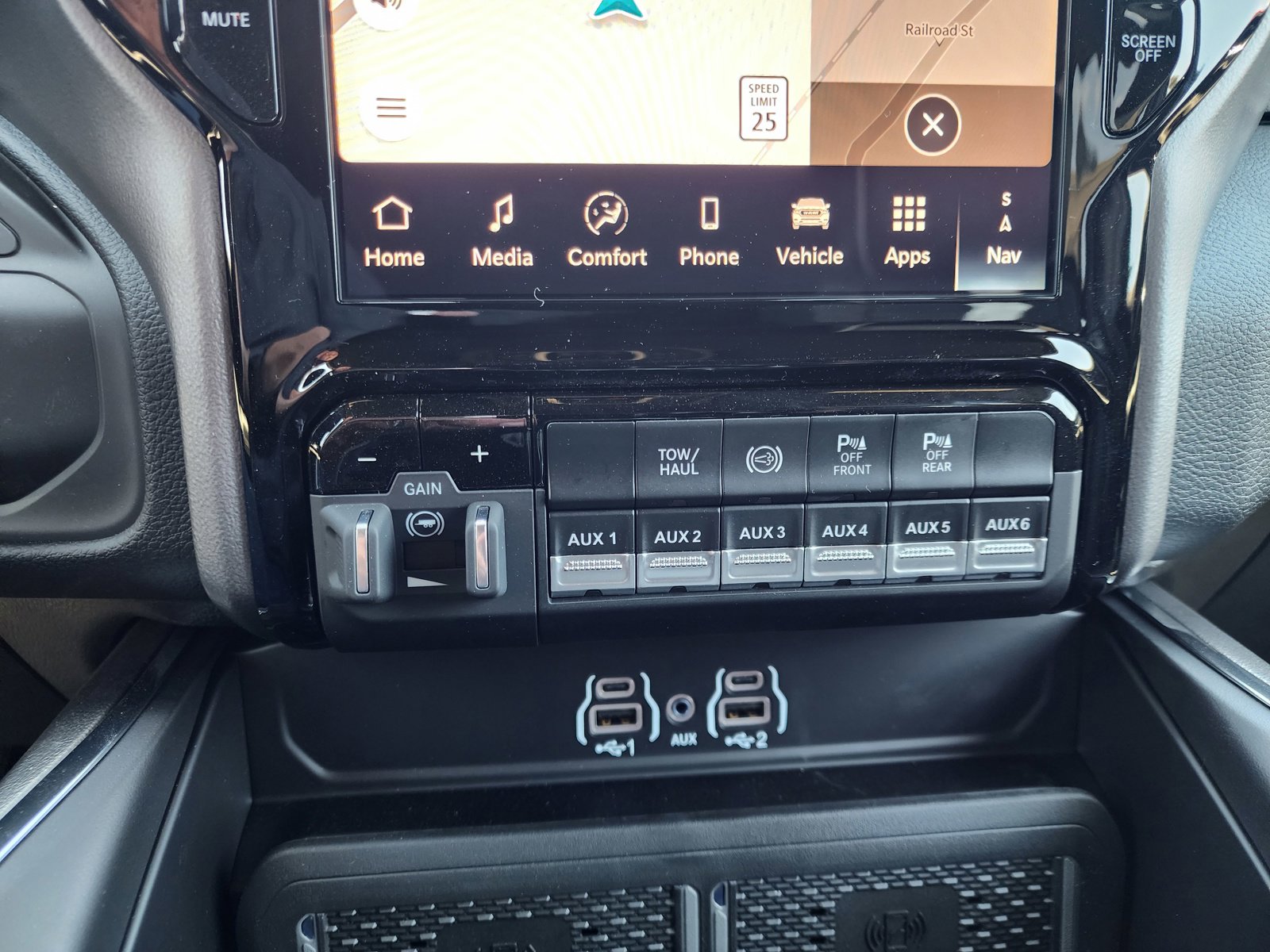 New 2026 RAM 2500 Laramie AWD/4WD image 22