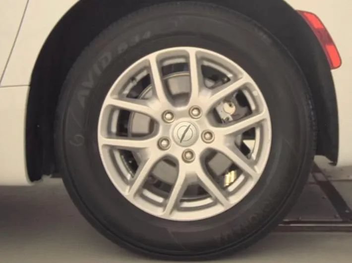 Used 2024 Chrysler Pacifica Touring-L FWD image 11