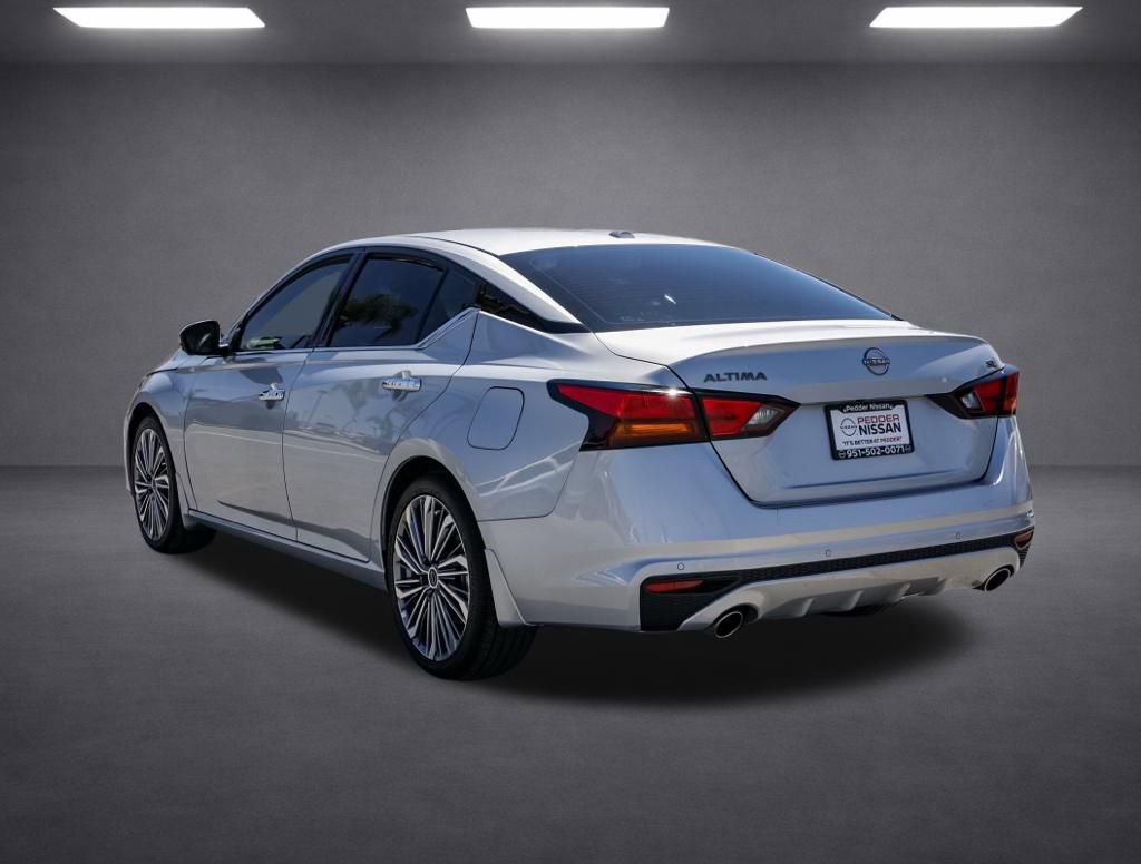 Used 2025 Nissan Altima 2.5 SL FWD image 6