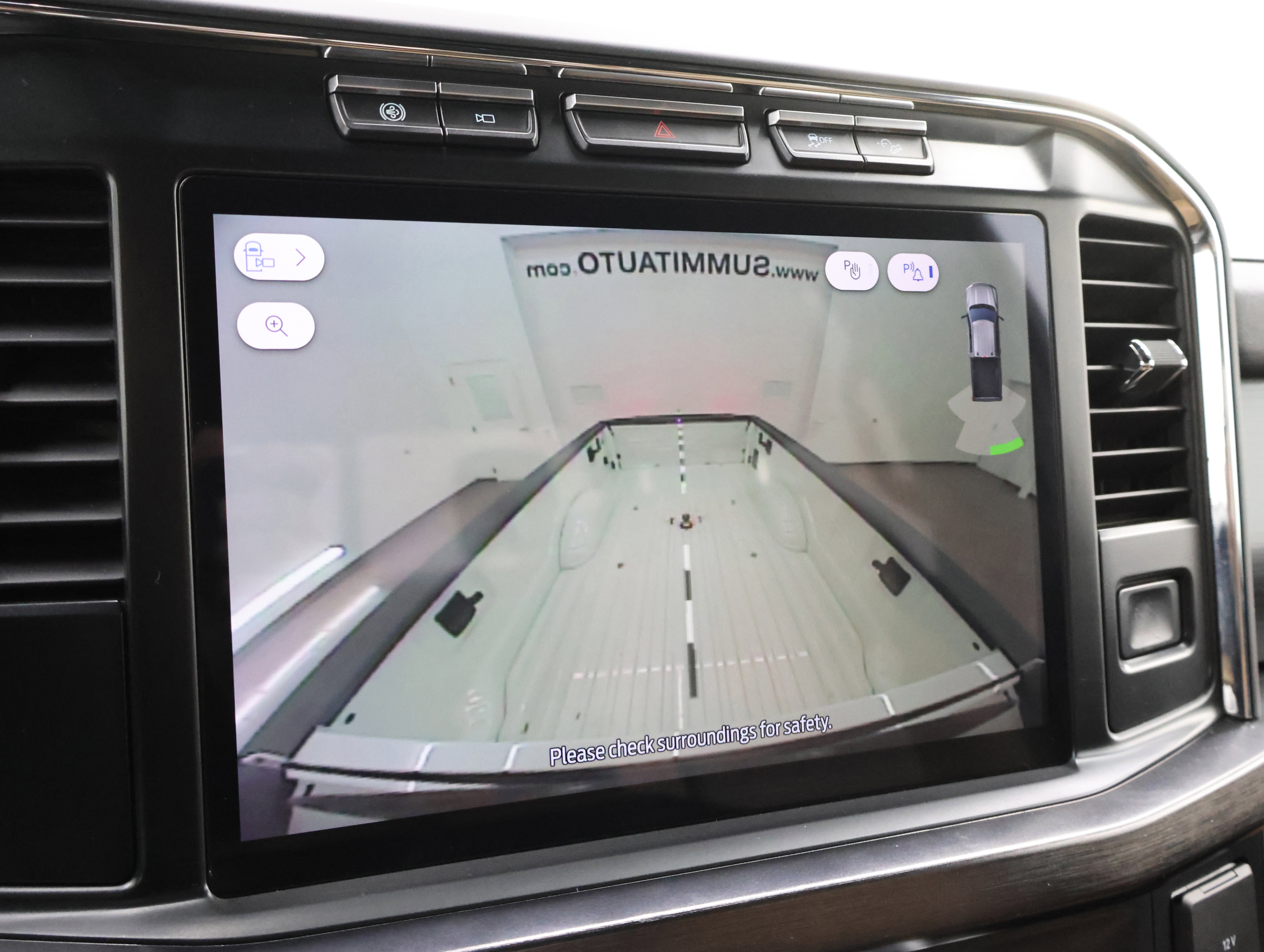 Used 2023 Ford F350 Lariat w/ FX4 Off-Road Package image 19