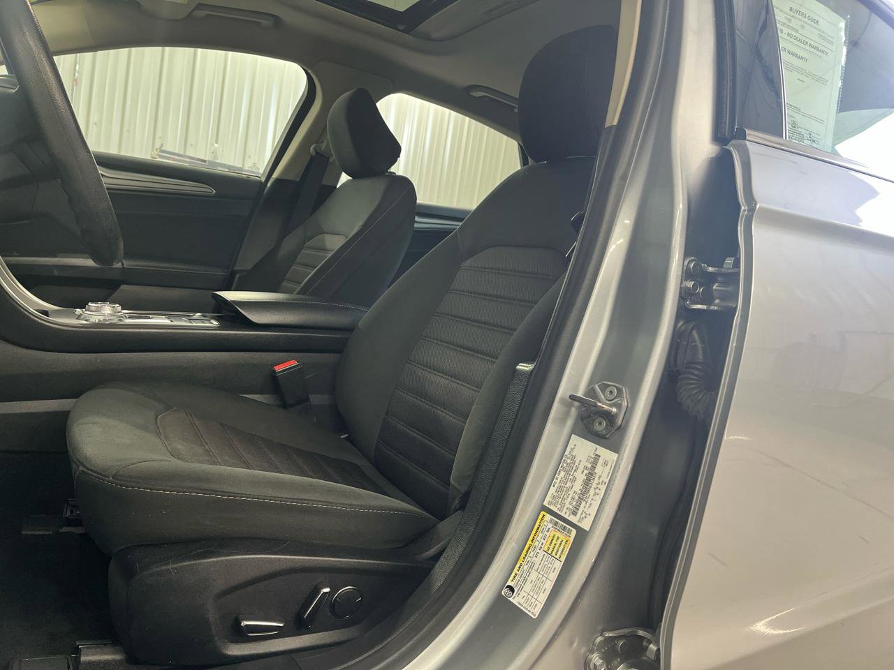 Used 2020 Ford Fusion SE image 14