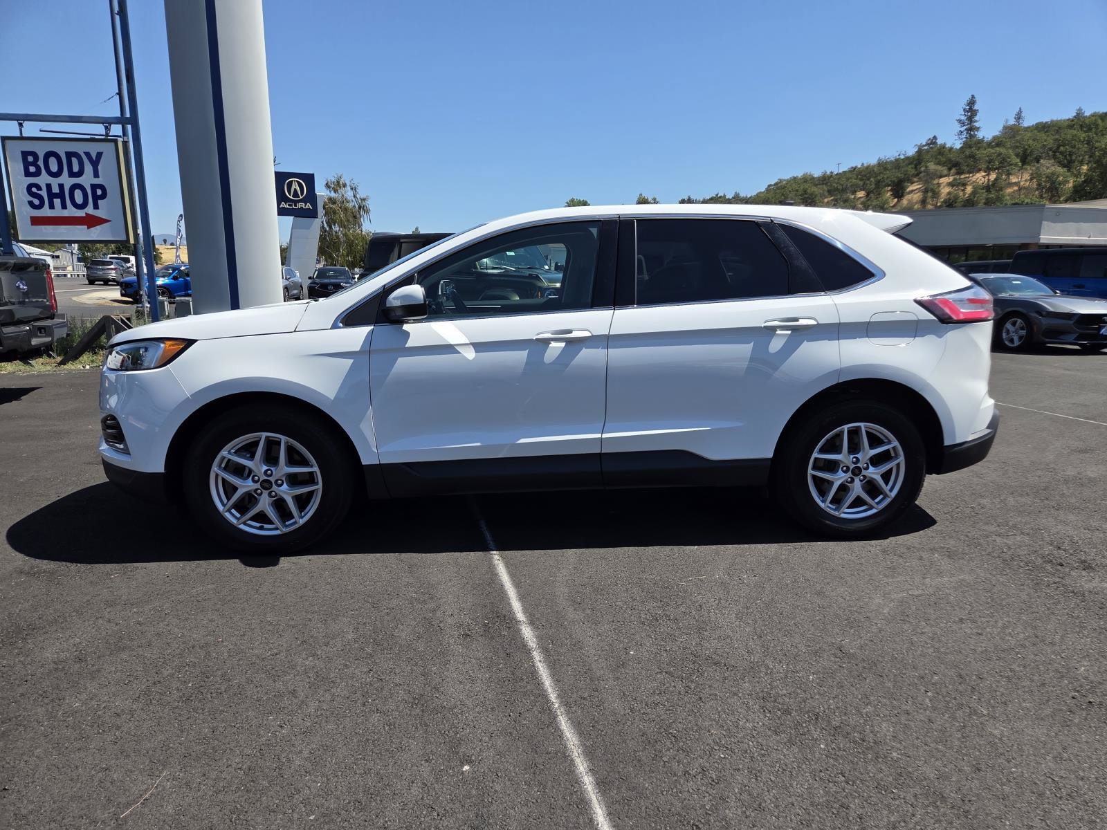 Used 2024 Ford Edge SEL AWD/4WD image 8