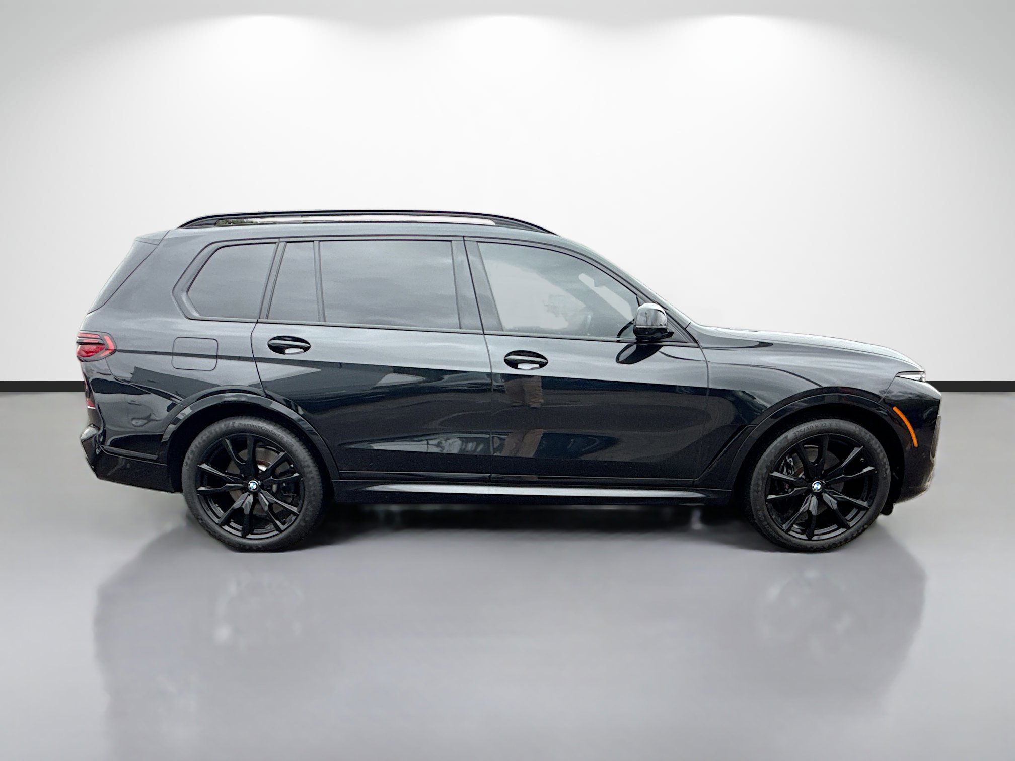 Used 2024 BMW X7 M60i w/ Executive Package image 6