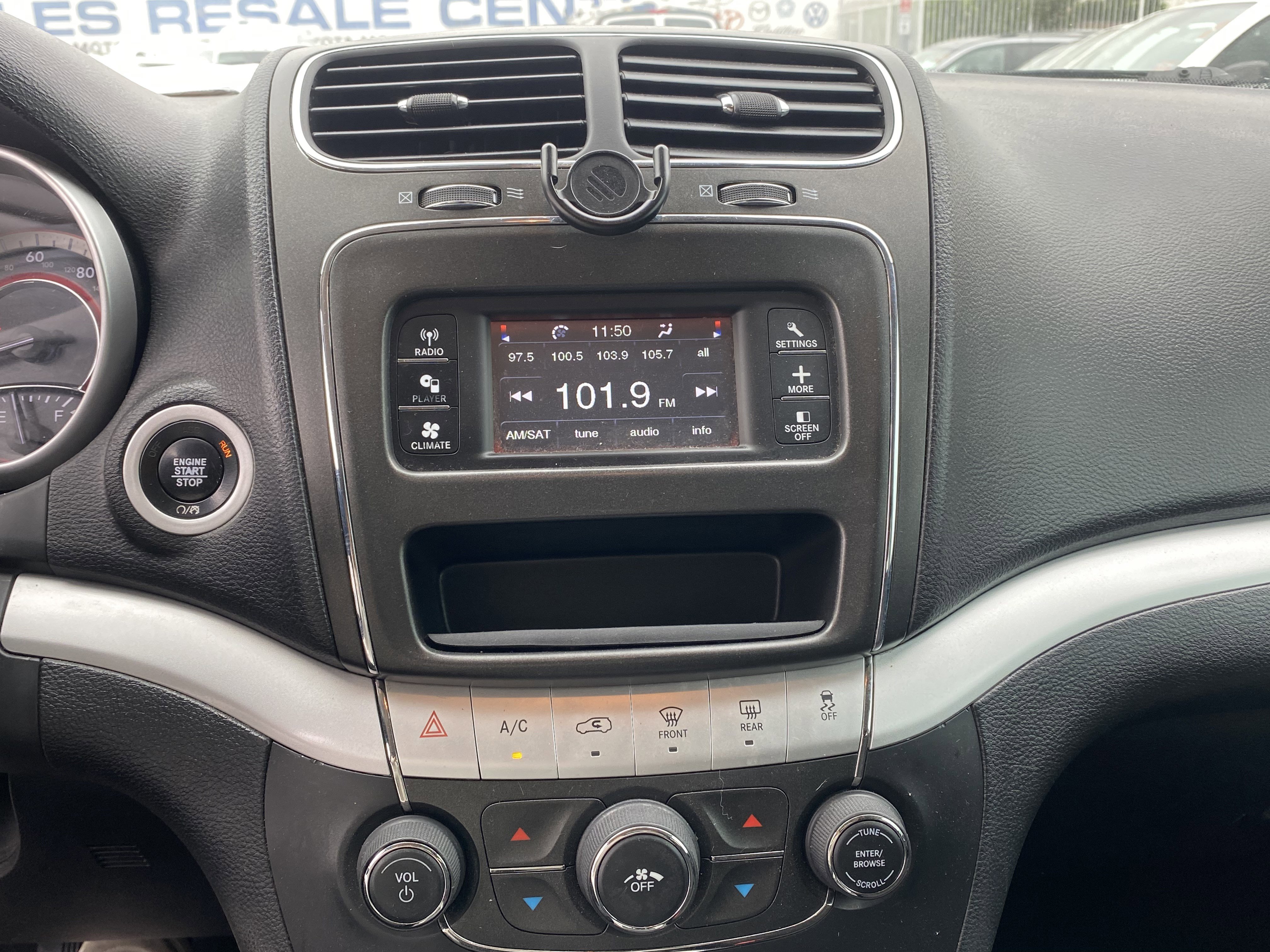 Used 2018 Dodge Journey SXT w/ Connectivity Group image 11