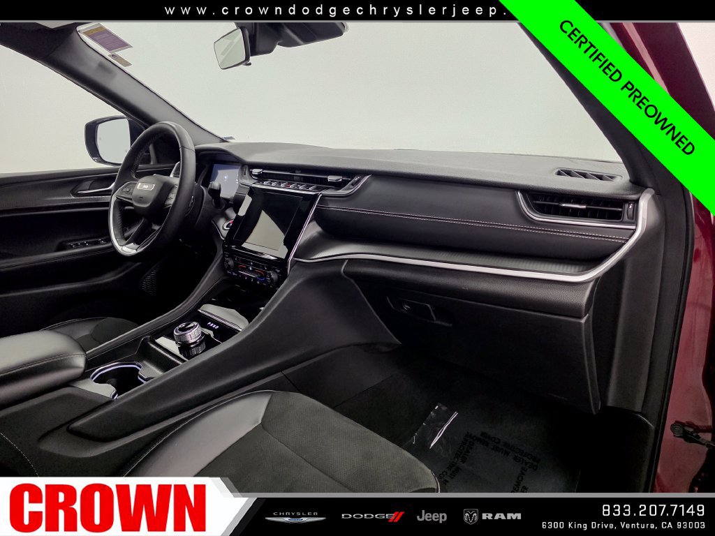 Used 2025 Jeep Grand Cherokee Altitude AWD/4WD image 16
