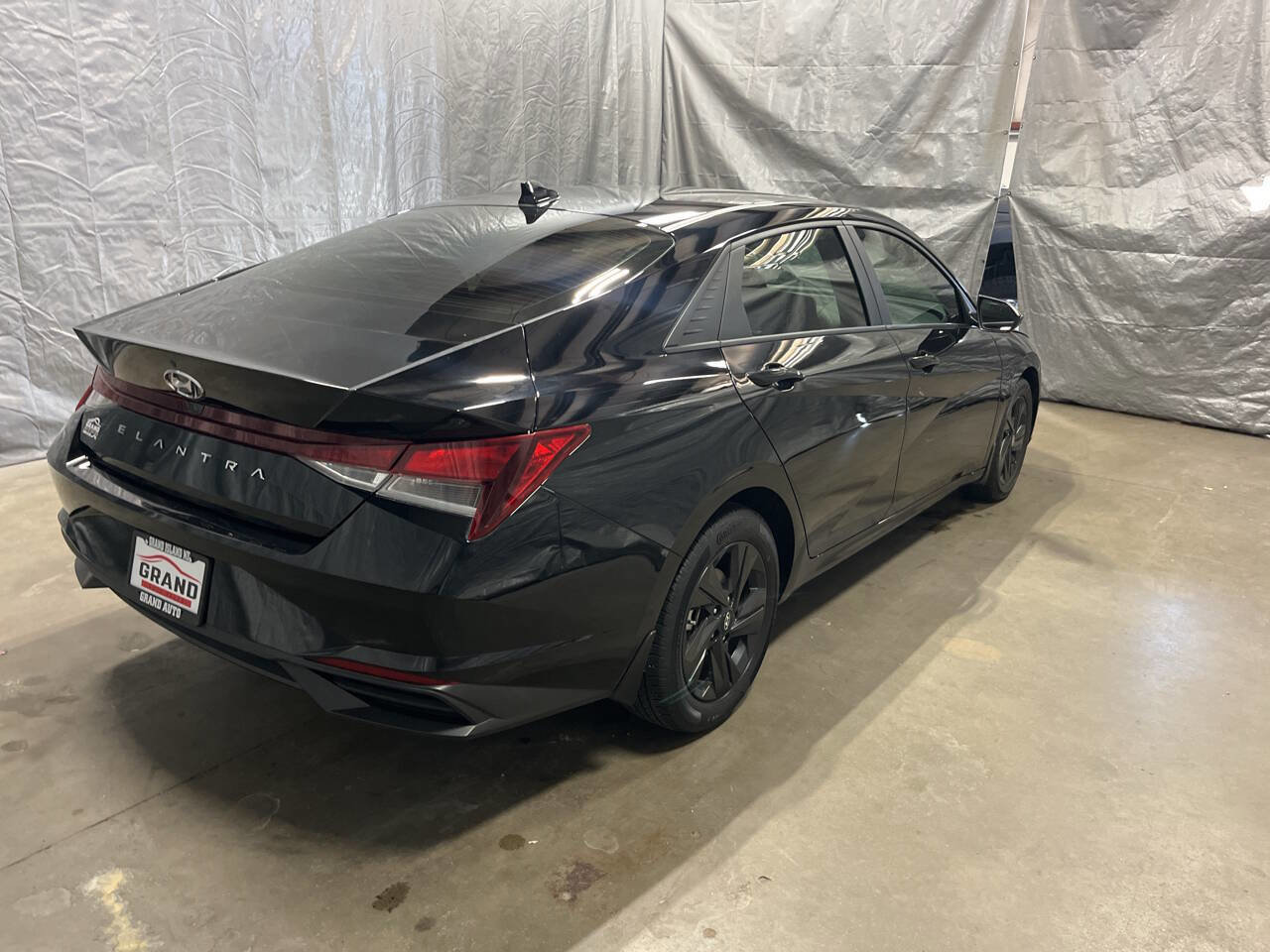 Used 2023 Hyundai Elantra SEL FWD image 6