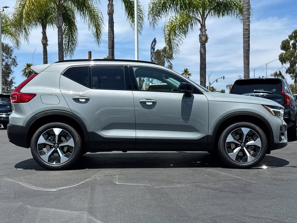 New 2026 Volvo XC40 B5 Plus w/ Protection Package Premier AWD/4WD image 6