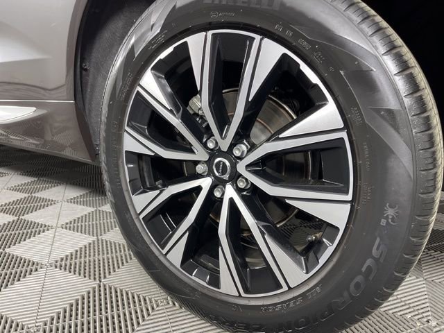 Used 2023 Volvo XC60 B5 Plus w/ Protection Package Premier FWD image 13