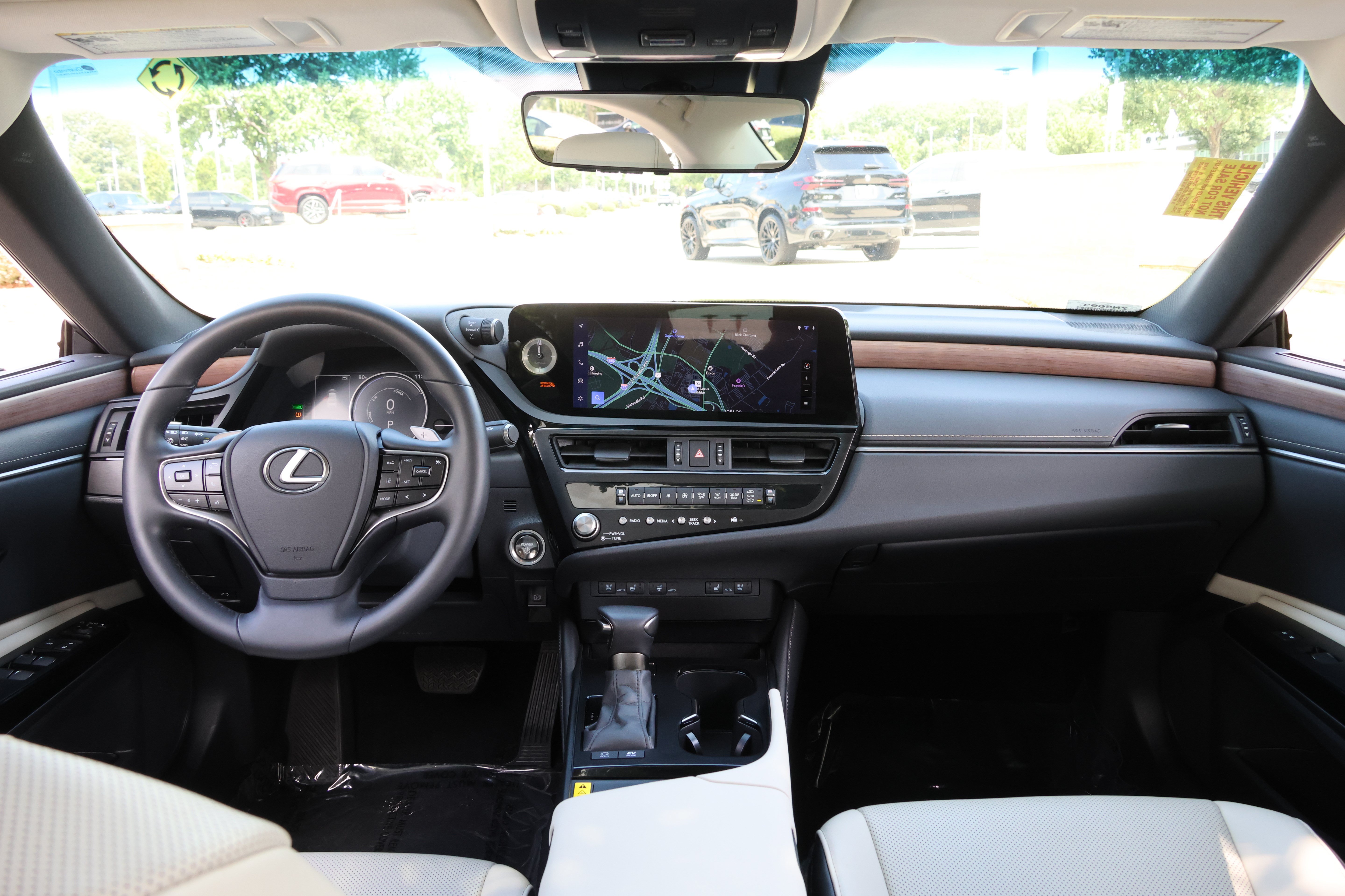 Used 2025 Lexus ES 300h w/ Premium Package FWD image 15