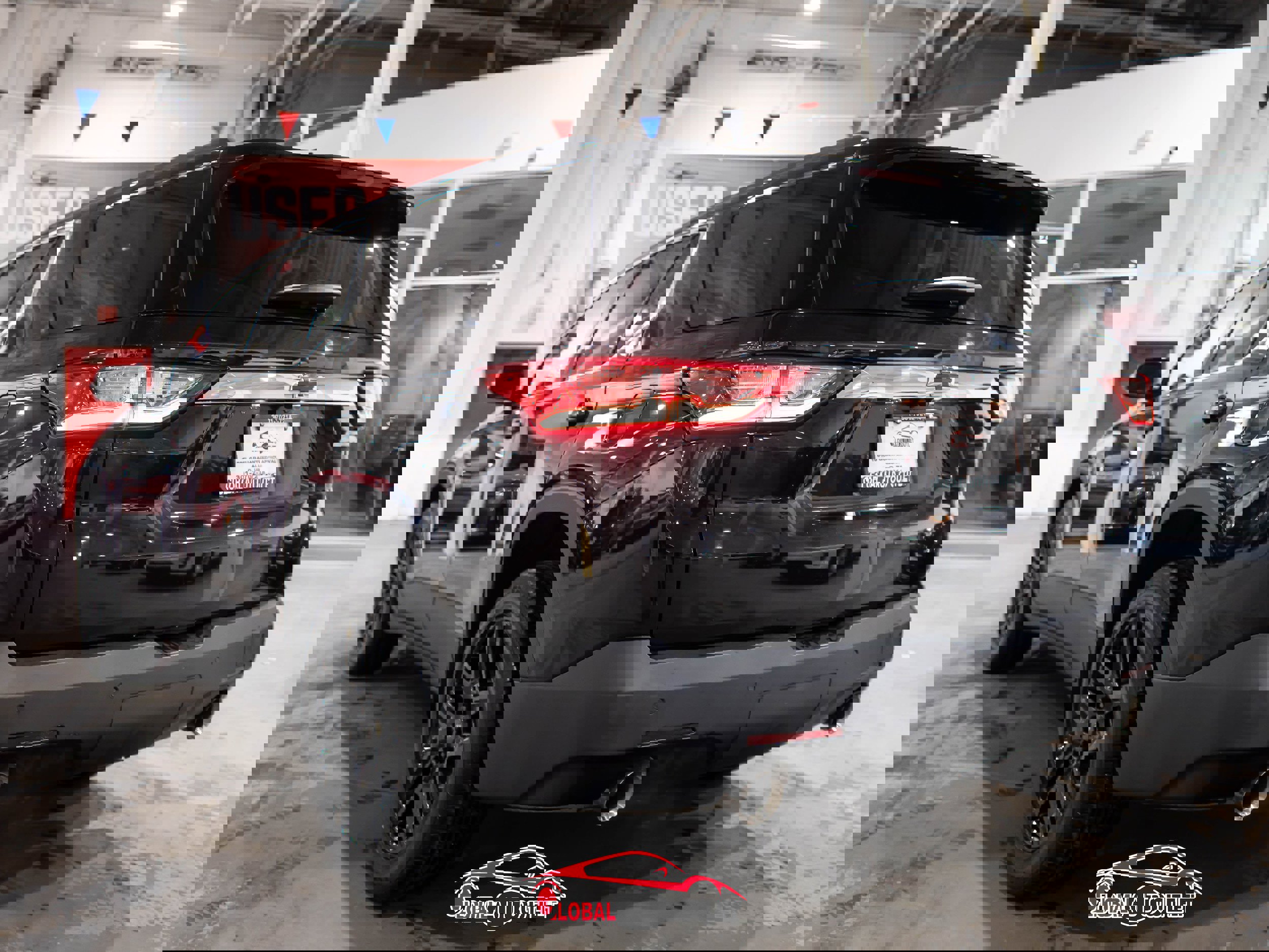 Used 2020 Chevrolet Traverse LT w/ Driver Confidence II Package image 5