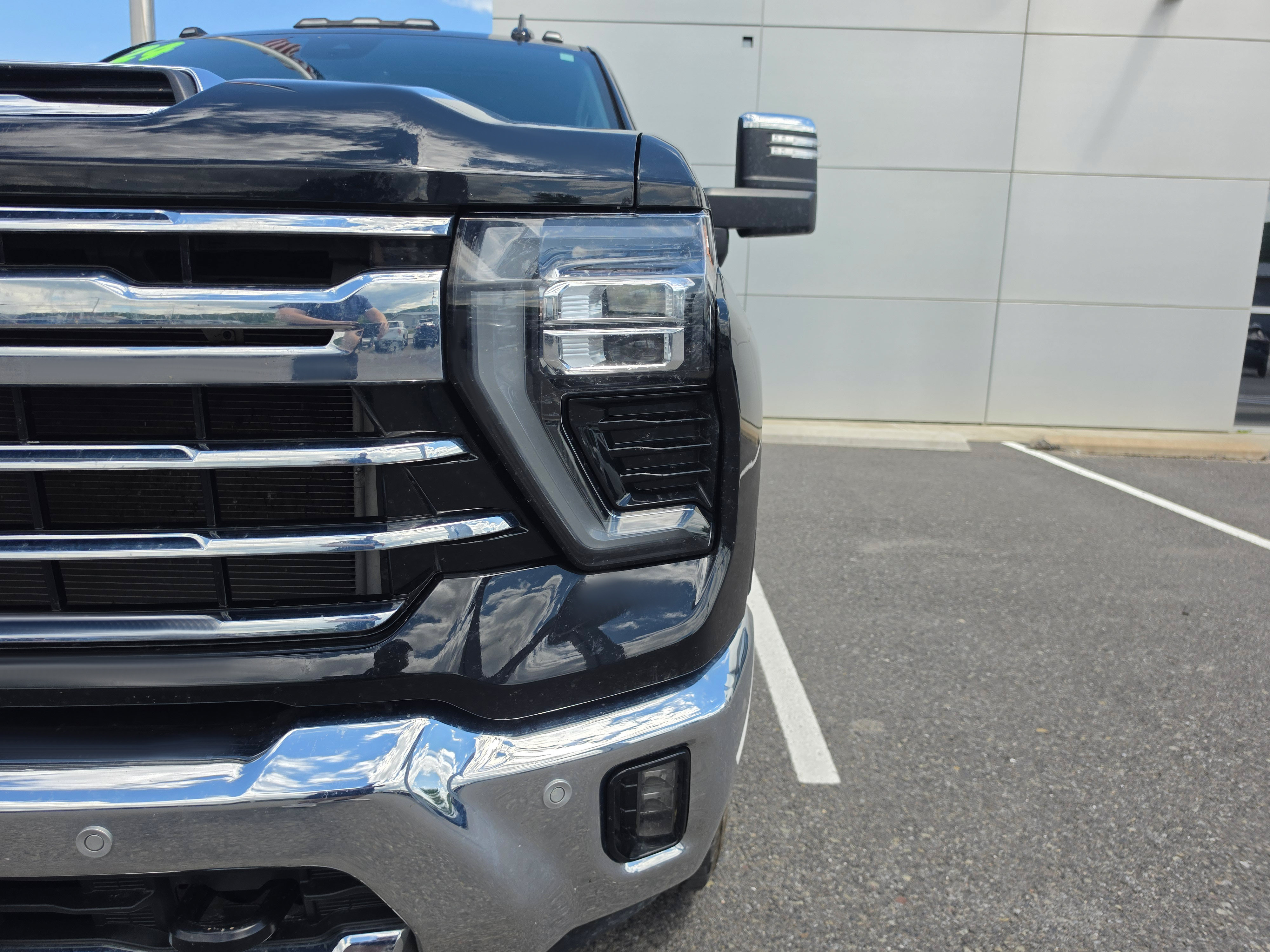 Used 2024 Chevrolet Silverado 2500 LTZ w/ LTZ Plus Package AWD/4WD image 9