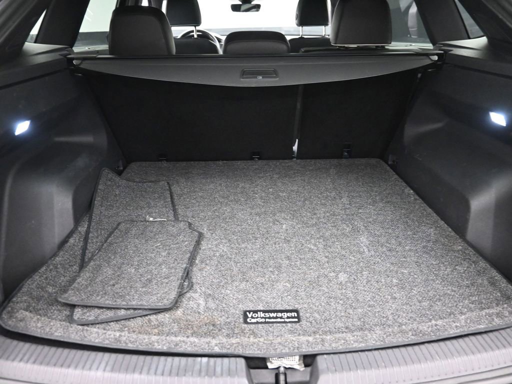 Used 2024 Volkswagen Atlas Cross Sport SEL Premium R-Line image 9