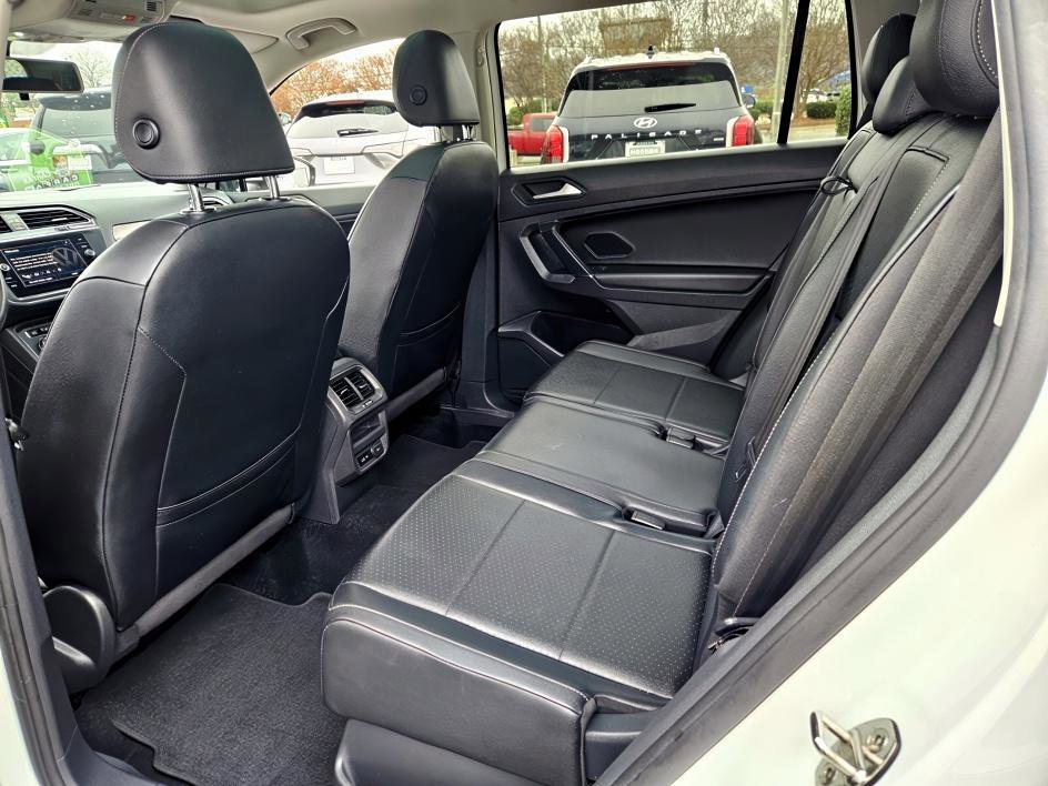 Used 2020 Volkswagen Tiguan SE image 9