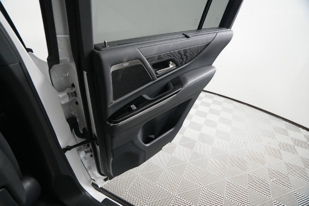 Certified 2025 Lexus LX 700h Overtrail AWD/4WD image 17