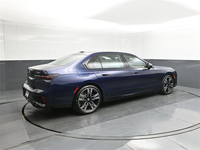 New 2025 BMW 760i xDrive w/ Executive Package image 15