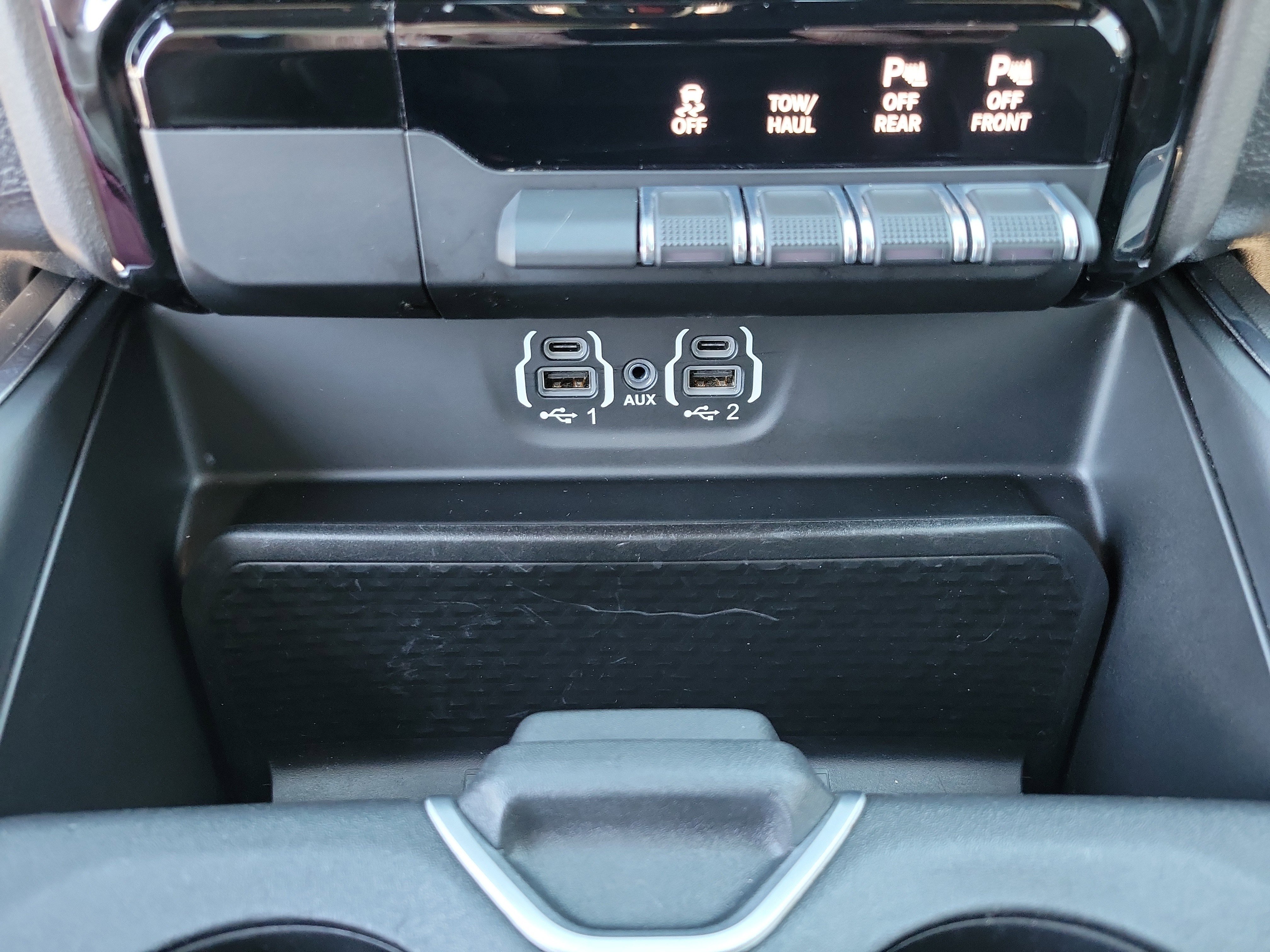 Used 2020 RAM 1500 Laramie w/ Sport Appearance Package image 11