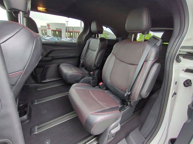Certified 2025 Toyota Sienna XSE w/ XSE Premium Package AWD/4WD image 16