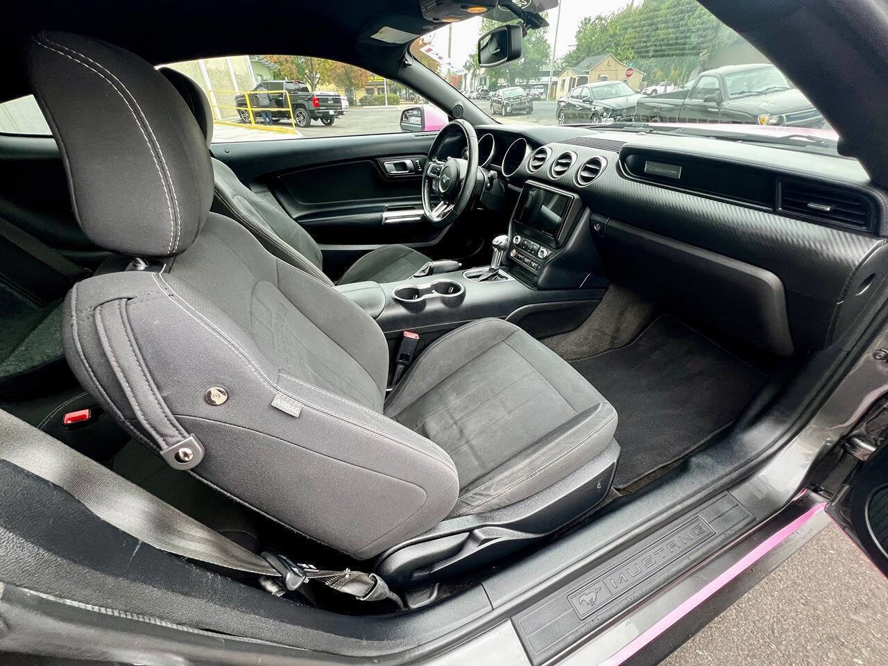 Used 2018 Ford Mustang Coupe image 20