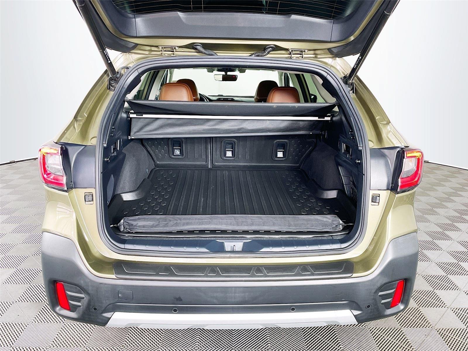 Certified 2021 Subaru Outback Touring XT AWD/4WD image 29