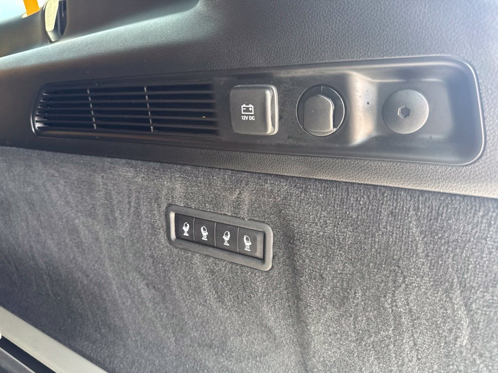 Used 2025 Jeep Grand Wagoneer L Series III w/ Rear Seat Video Group 1 AWD/4WD image 13