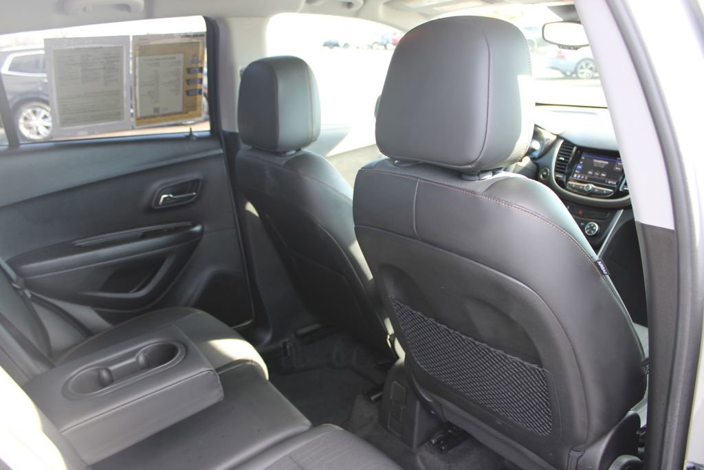 Used 2020 Chevrolet Trax LT w/ LT Convenience Package image 31