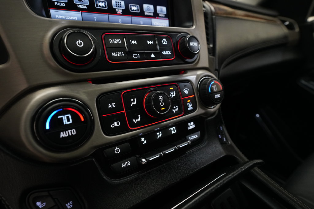 Used 2016 GMC Yukon Denali w/ Open Road Package RWD image 21