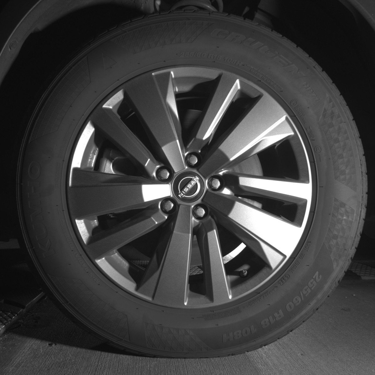 Used 2025 Nissan Pathfinder SV FWD image 12