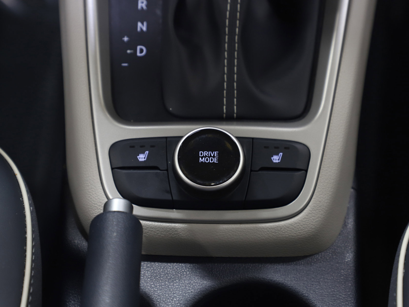 Certified 2023 Hyundai Venue Limited w/ Cargo Package image 20