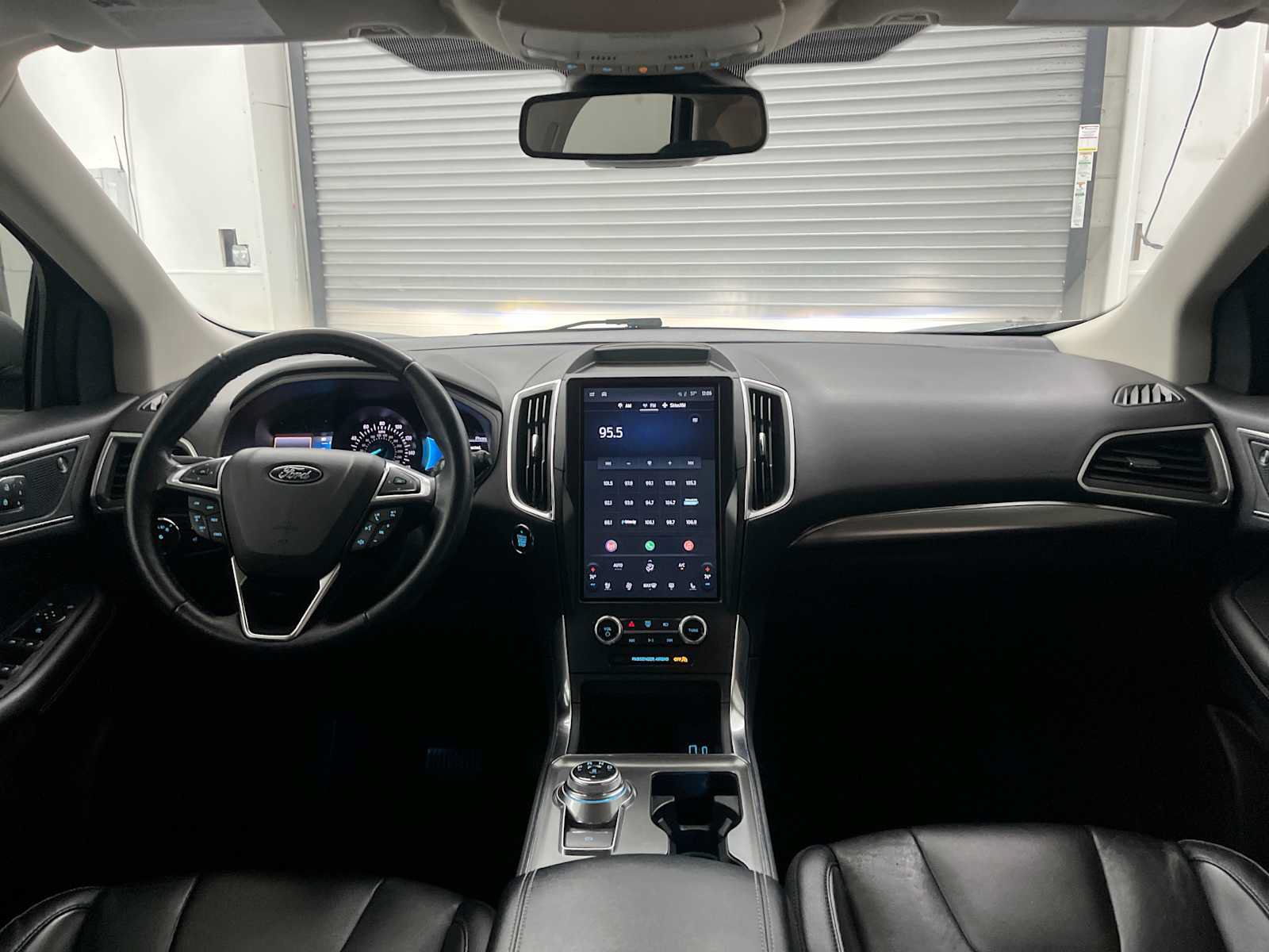 Used 2022 Ford Edge Titanium AWD/4WD image 10