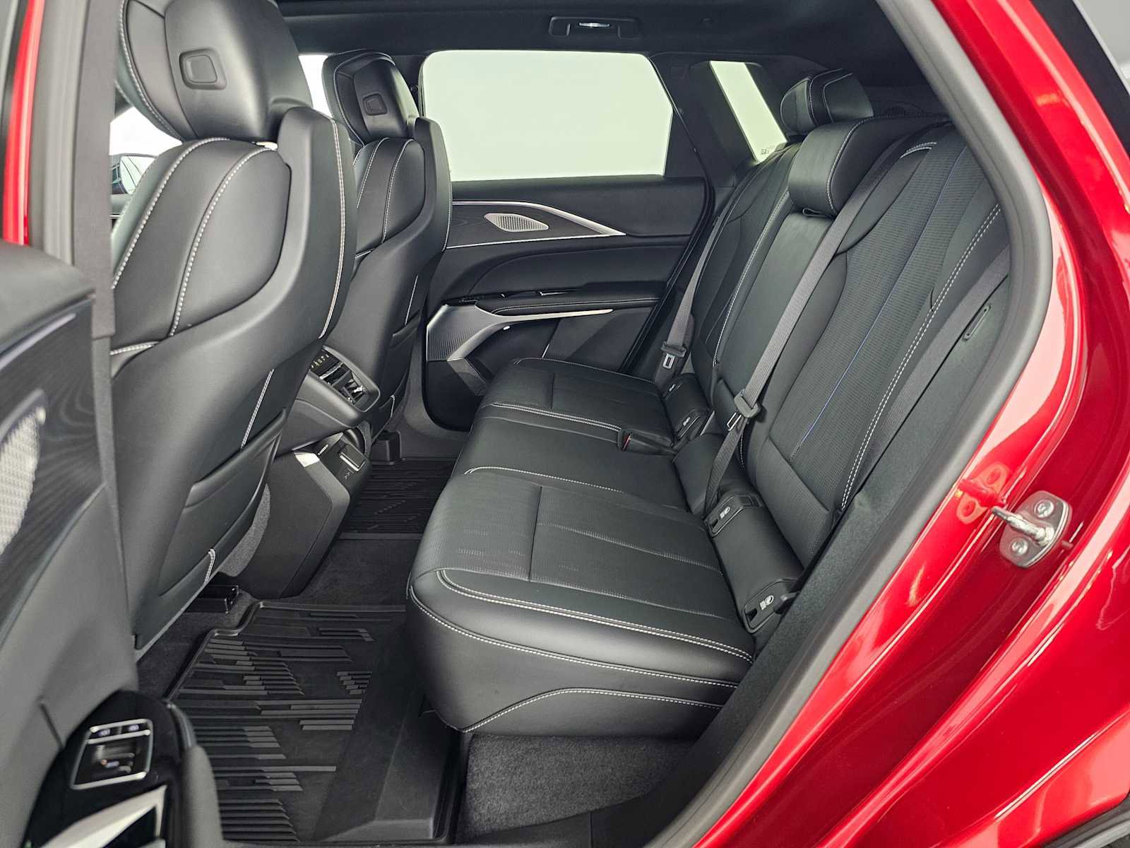 Used 2025 Cadillac Lyriq Luxury w/ LPO, Red Accent Package image 16