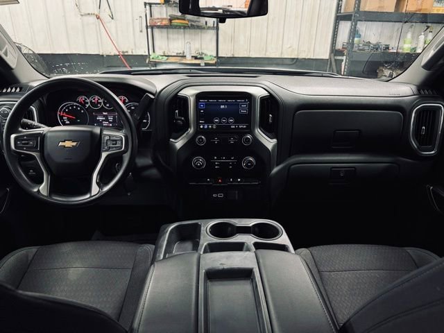 Used 2020 Chevrolet Silverado 1500 LT w/ LT Value Package AWD/4WD image 20