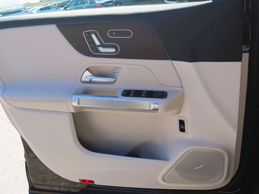 New 2026 Mercedes-Benz GLB 250 4MATIC image 15