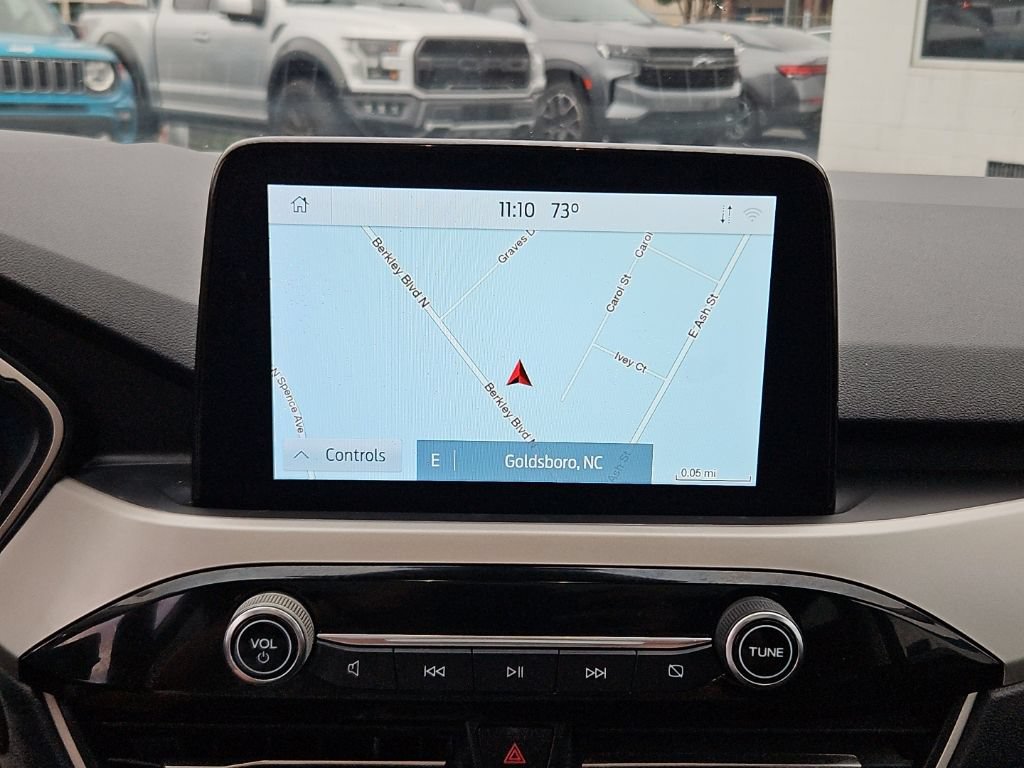Used 2022 Ford Escape SEL w/ Technology Package FWD image 18