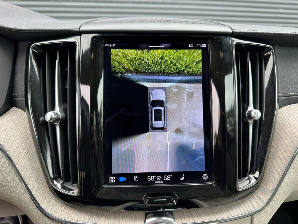 Used 2023 Volvo XC60 B5 Ultimate w/ Protection Package Premier image 30