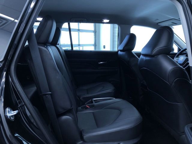 Used 2025 Toyota Grand Highlander AWD image 24
