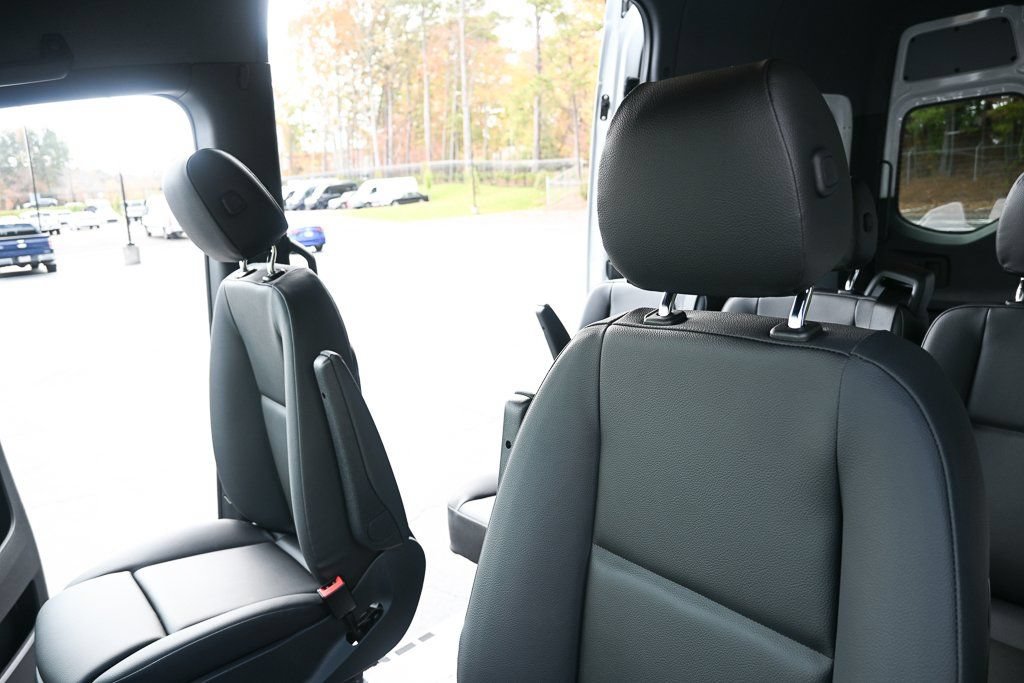 Used 2026 Mercedes-Benz Sprinter 2500 image 5