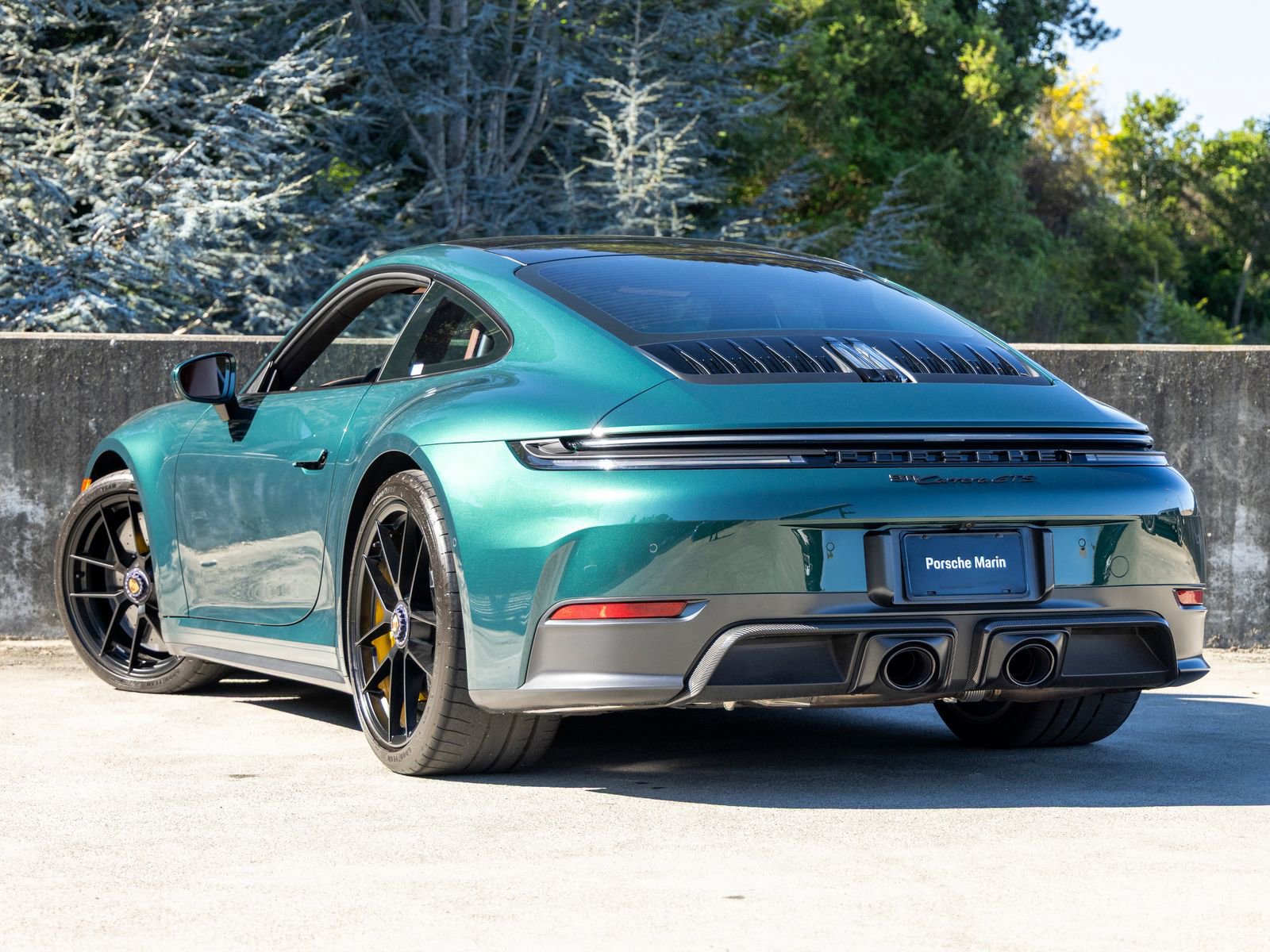 Certified 2025 Porsche 911 Carrera GTS RWD image 3